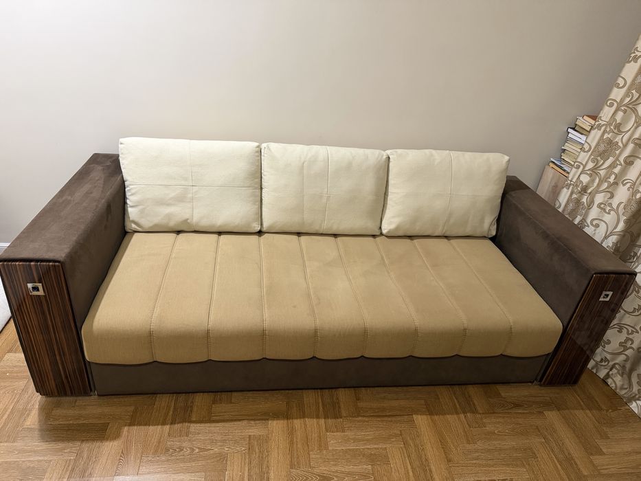 Продам диван и стол в хорошем состоянии