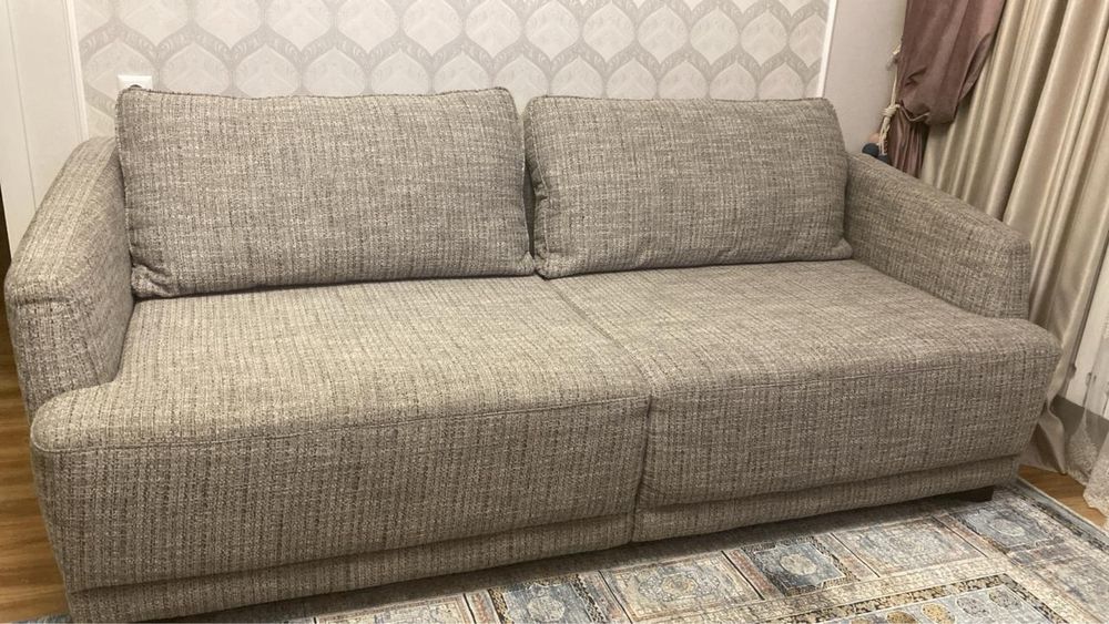Диван раскладной с подушками