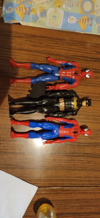 Фигурки Спайдърмен и Батман