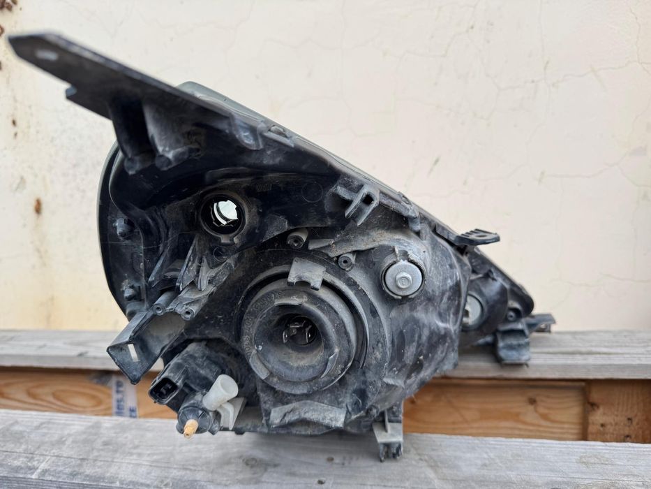 Far și tripla Honda Jazz