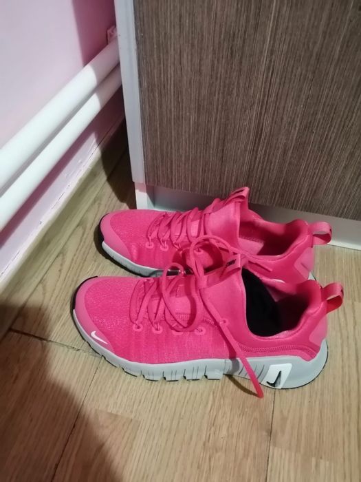 Adidas nike noi usori