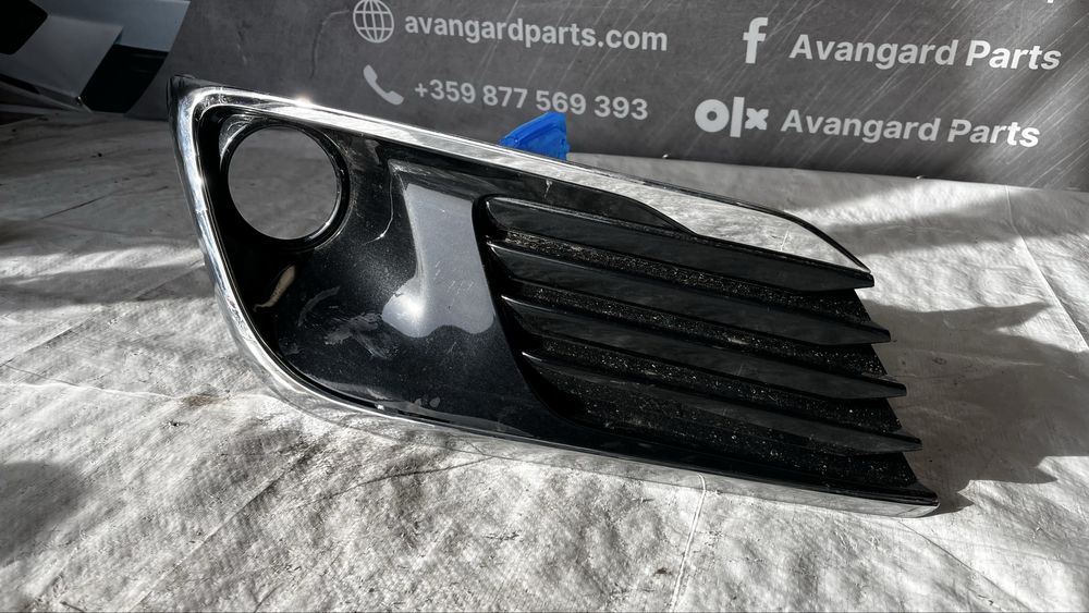 Toyota Auris 2 дясна и лява решетка за халоген