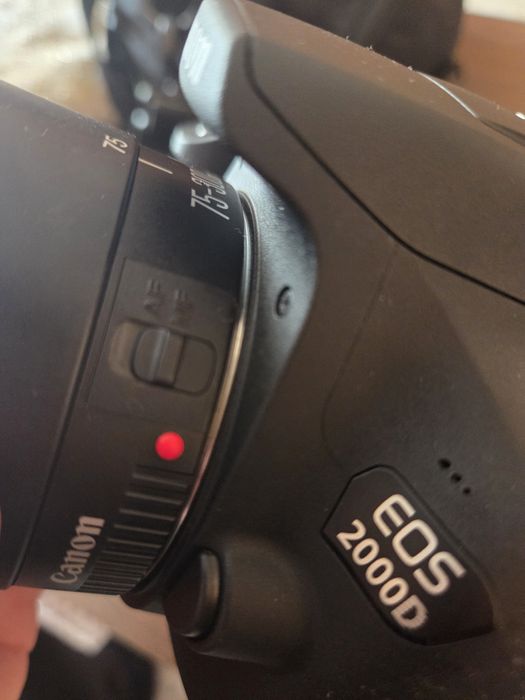 CANON D2000  +3 обектив