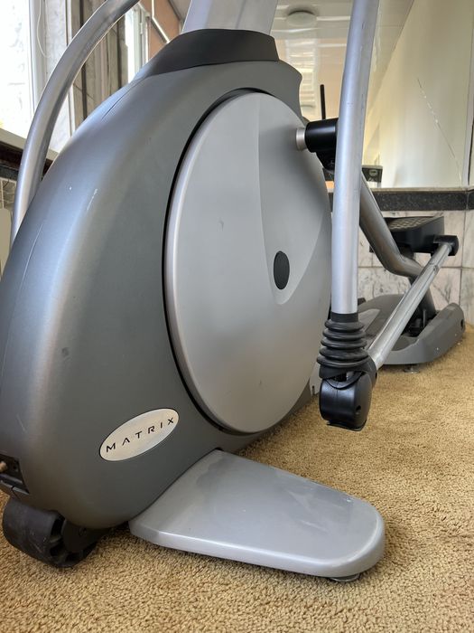 Эллиптический тренажер Matrix