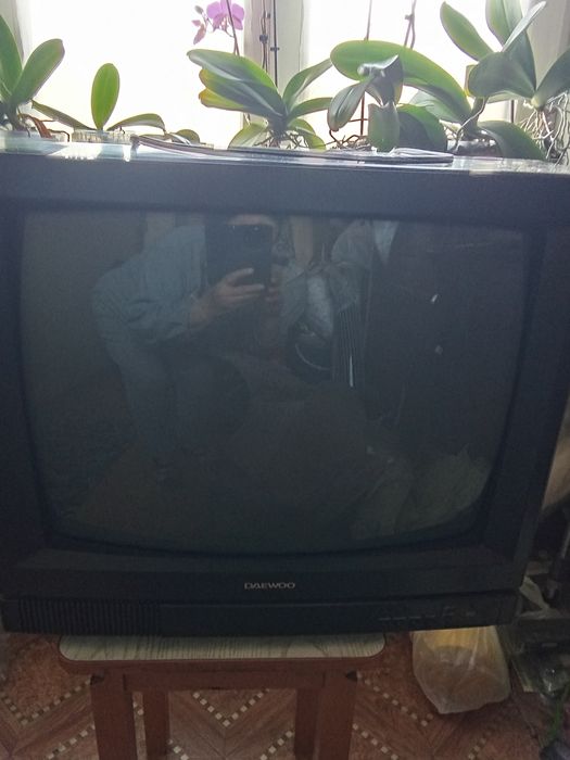 Телевизор б/у в хорошем состоянии