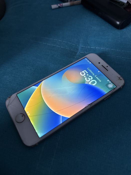 Iphone 8 б/у 64г