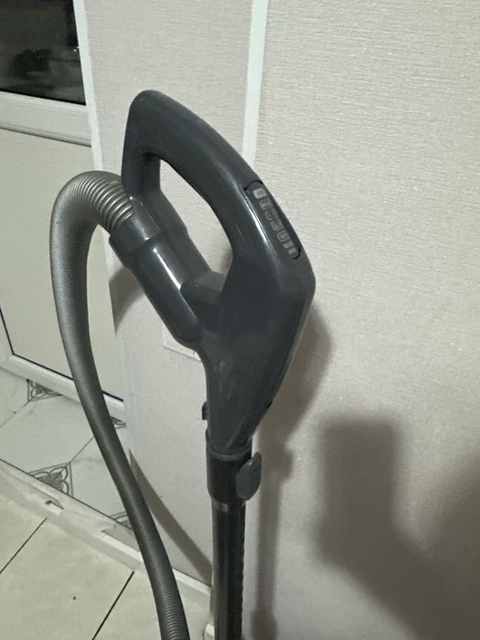 LG пылесос 2000W