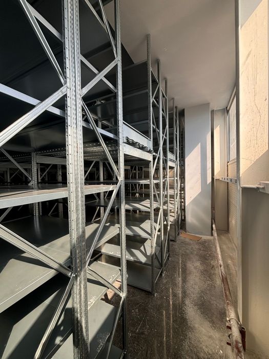 Rafturi cu polite se poate face si mezamin