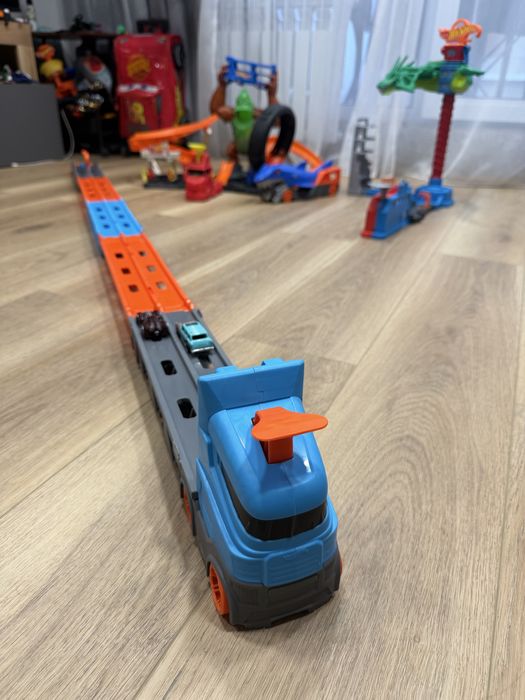 Hot Wheels (Хот Вилс)