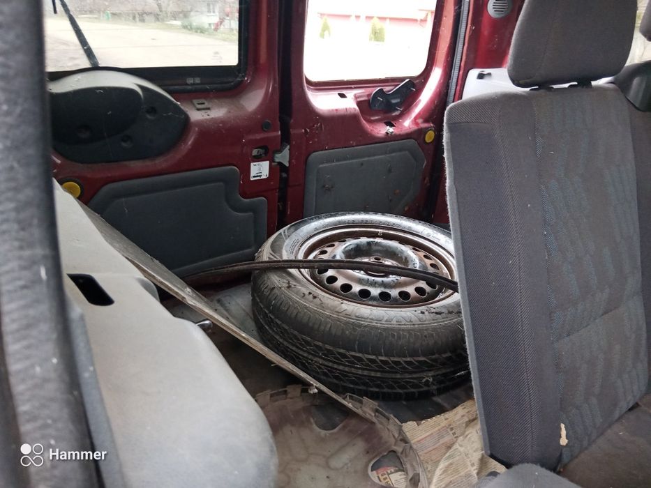 Продавам ford connect 1.8 TDCI 90 коня на части