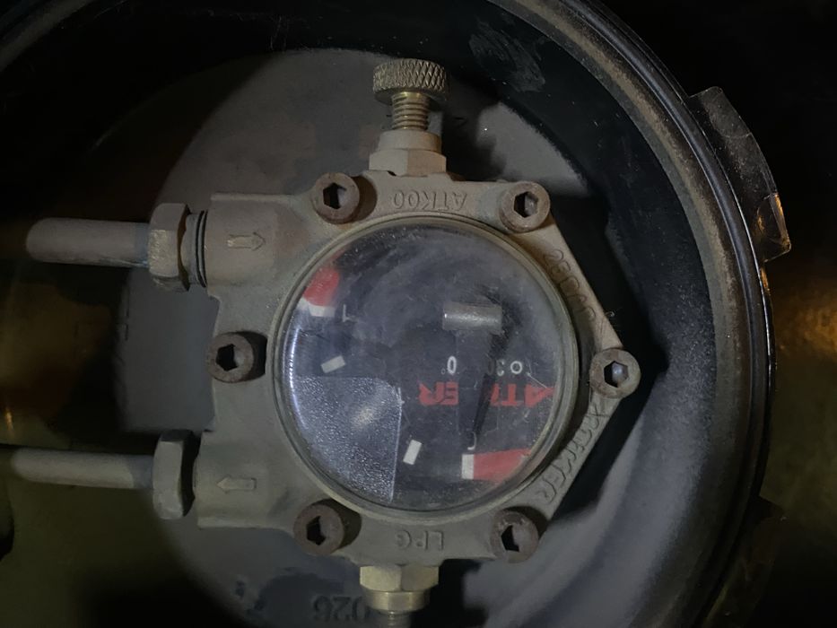 75л газ балон черного цвета