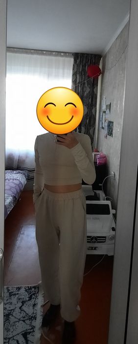 Продам стильный спортивный костюм