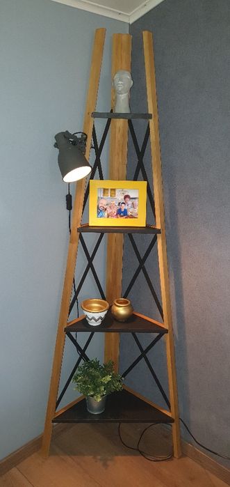 Дървена етажерка,ъглова