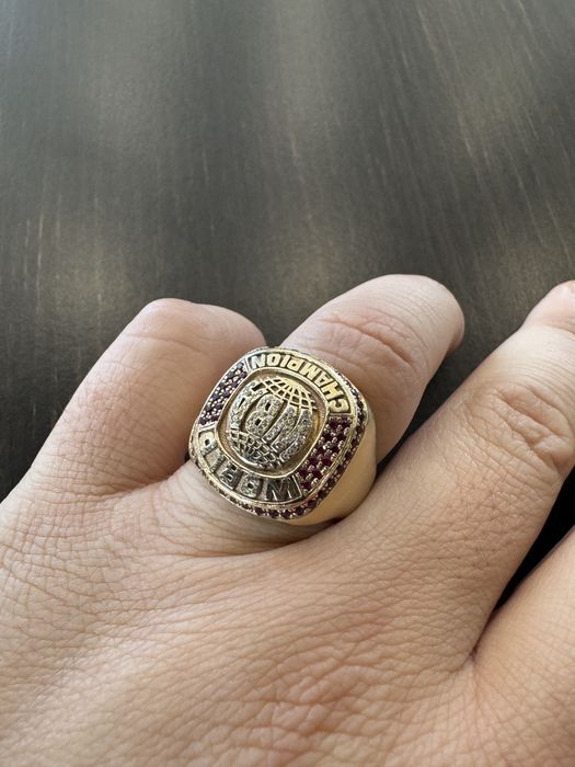 Inel aur unicat campion mondial box cu rubine si diamante