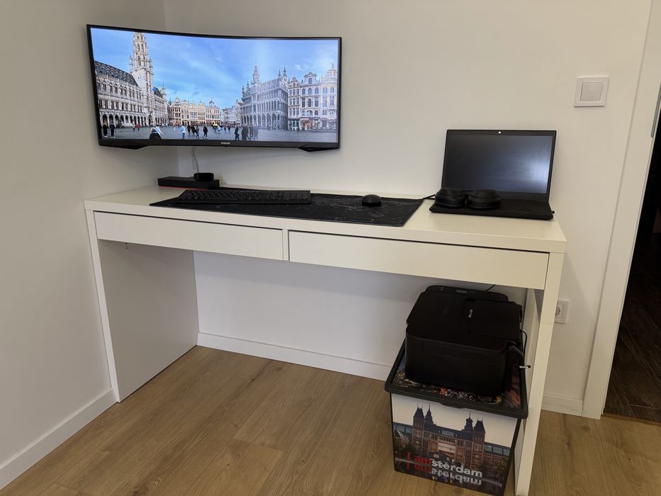 Бюро Икеа размери 140х50 бял цвят