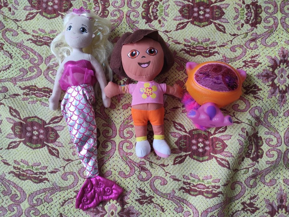 Продавам коте Zequins, русалка и Дора