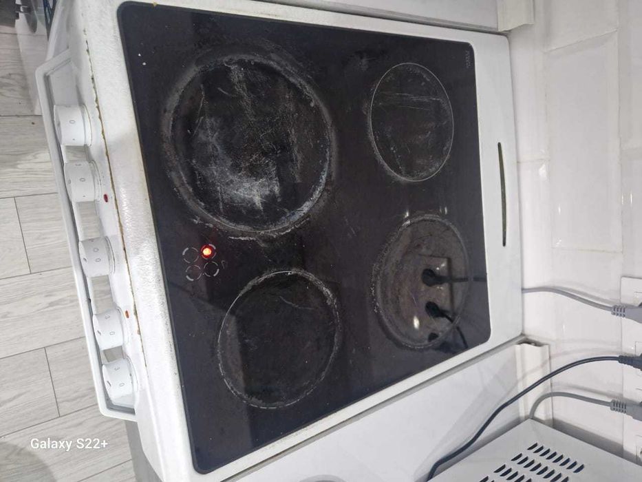 Продам плиту электрическую