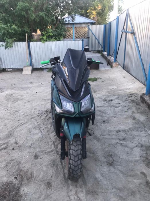 Продам скутер 150 кубов