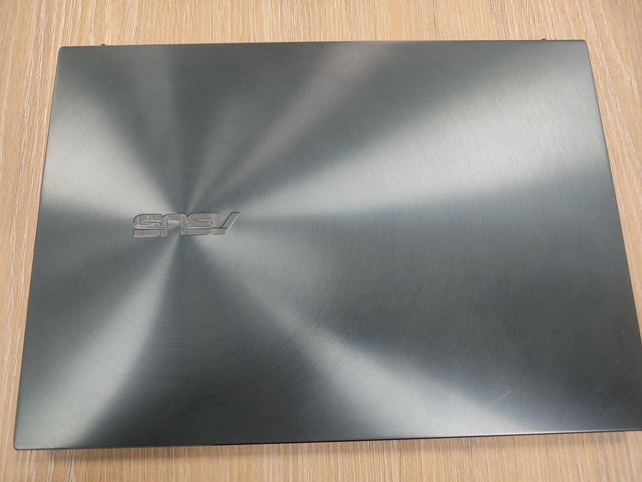 СРОЧНО продам ноутбук Asus Zenbook 14 OLED