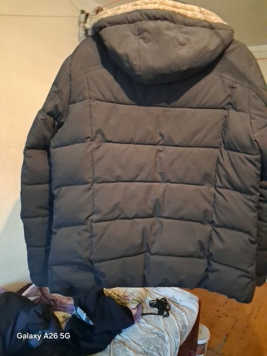 Продам зимниию куртку