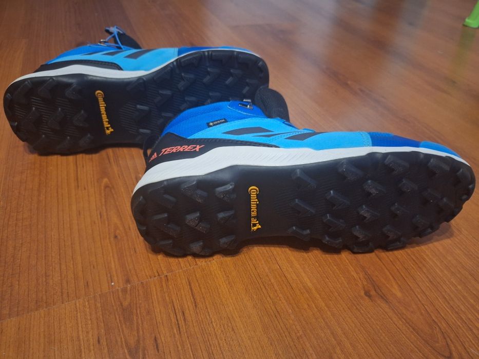 Обувки Adidas Terrex