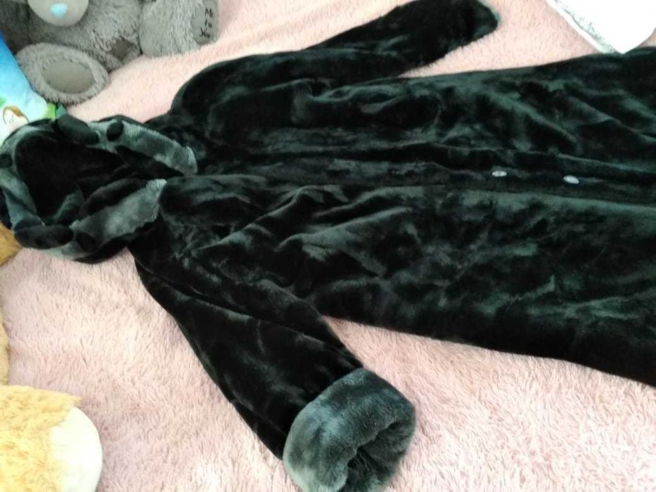 Продам женскую шубу