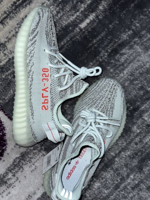 Adidasi Yeezy Premium