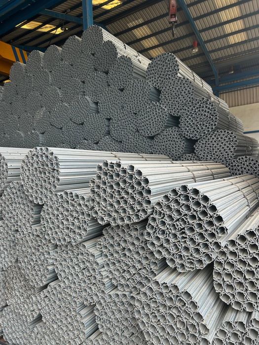 Stalpi  galvanizati noi  /plasa de gard