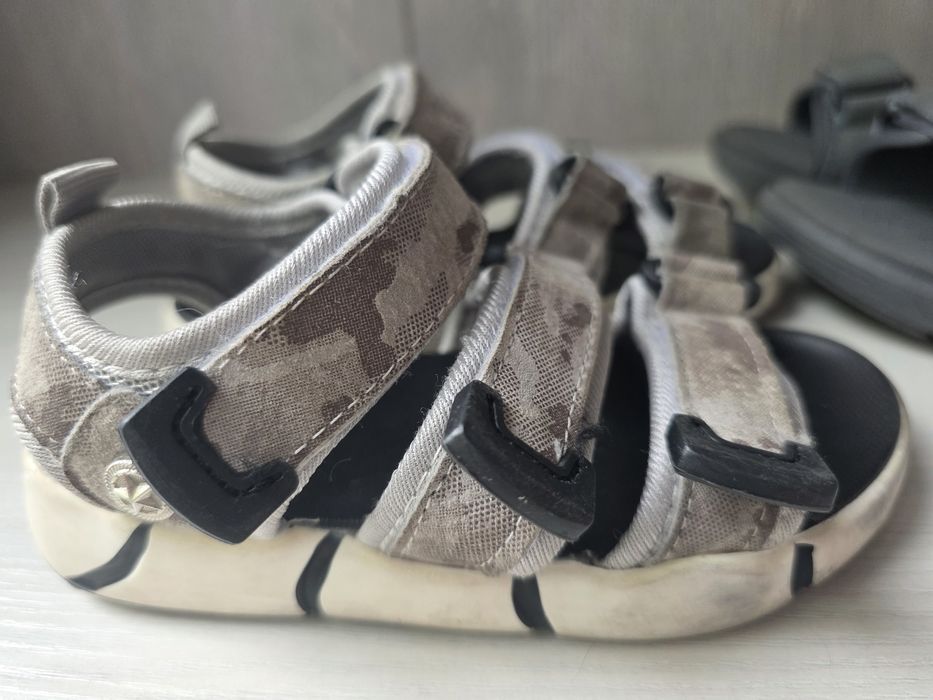 Сандали 27р и 32р мальчику