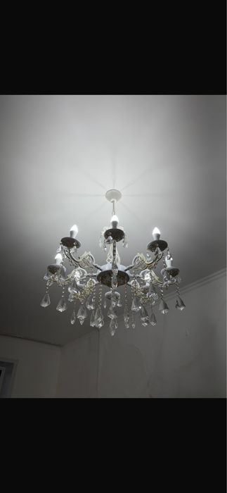 Продам люстры 3 шт.