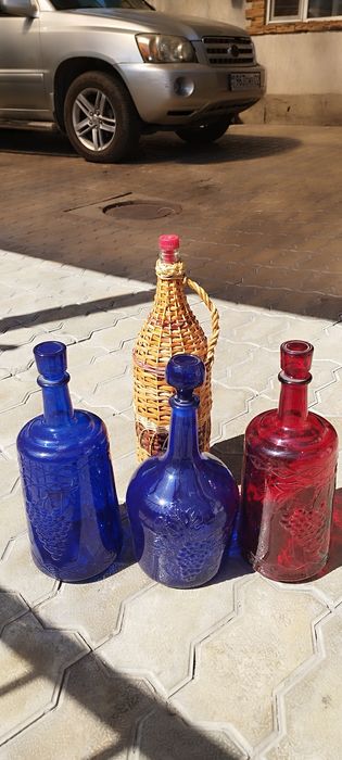 Продам бутыли стеклянные