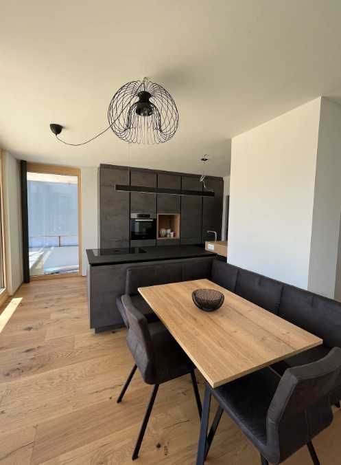 Дава се под наем Двустаен апартамент в Пловдив, Остромила - 50 кв.м за 306 € - Снимка #1