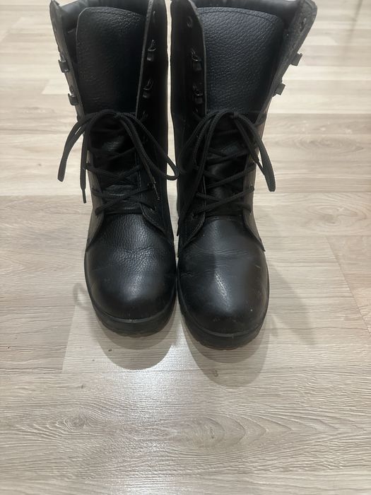 Продам 2 пар берцы размер 42