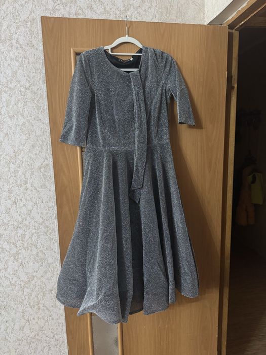 Платье блестящее