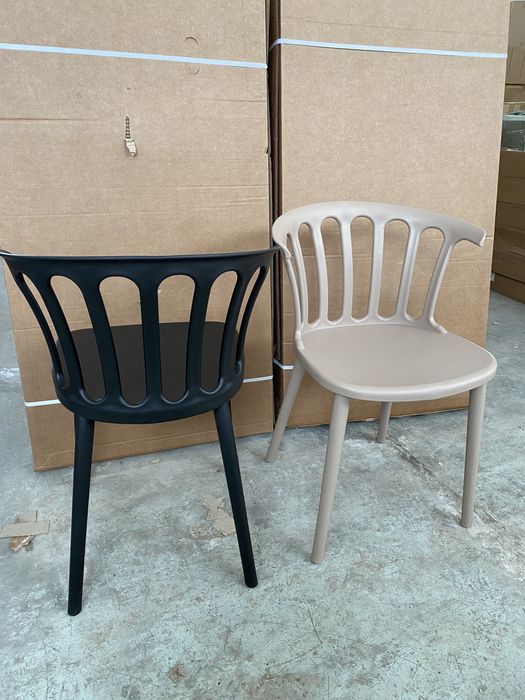 Стол усилен пластмасов