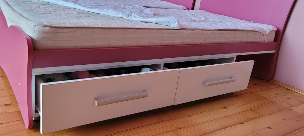 Mobilier cameră fete