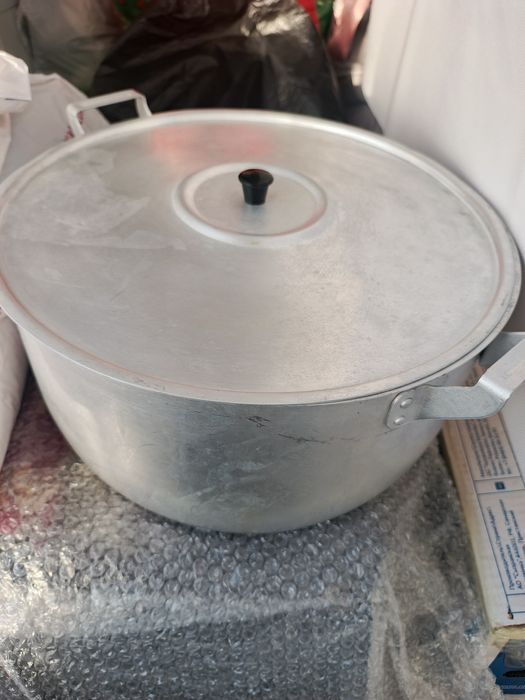 Продается кострюля большая