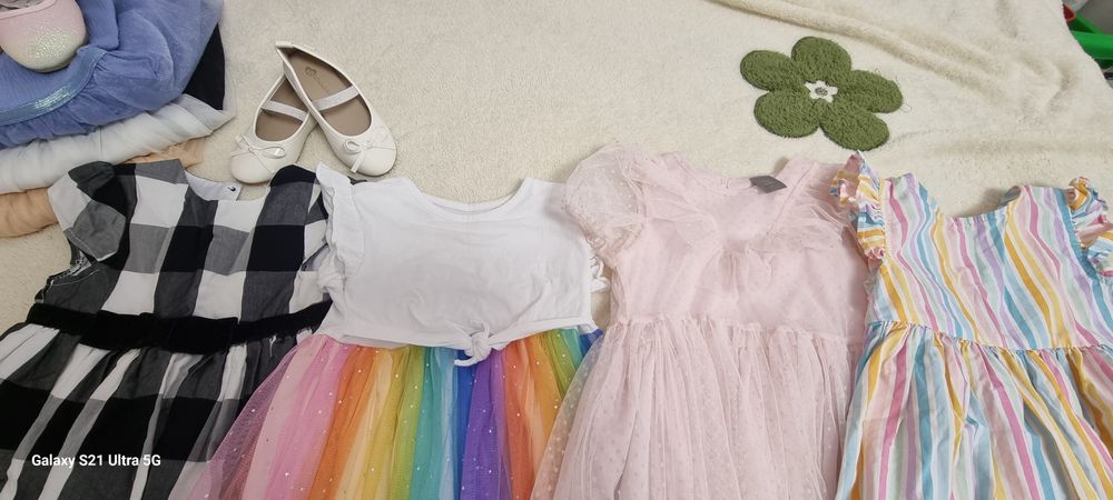 Lot rochite si balerini