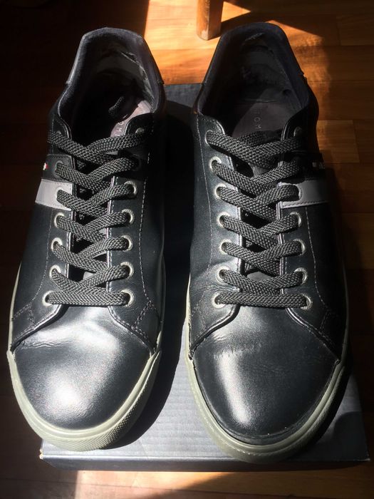 продается мужская обувь