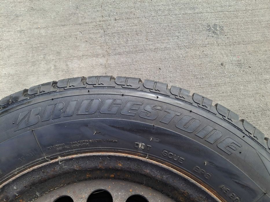 2бр. зимни гуми 215/65/16C Bridgestone. DOT 4520.