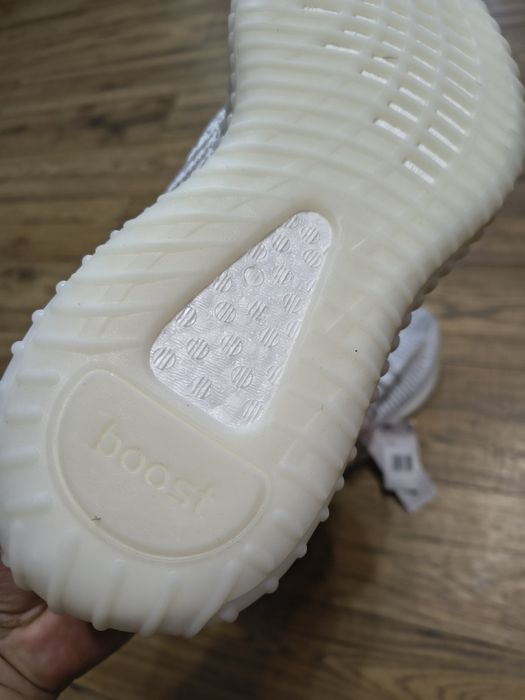 Vând adidas yeezy