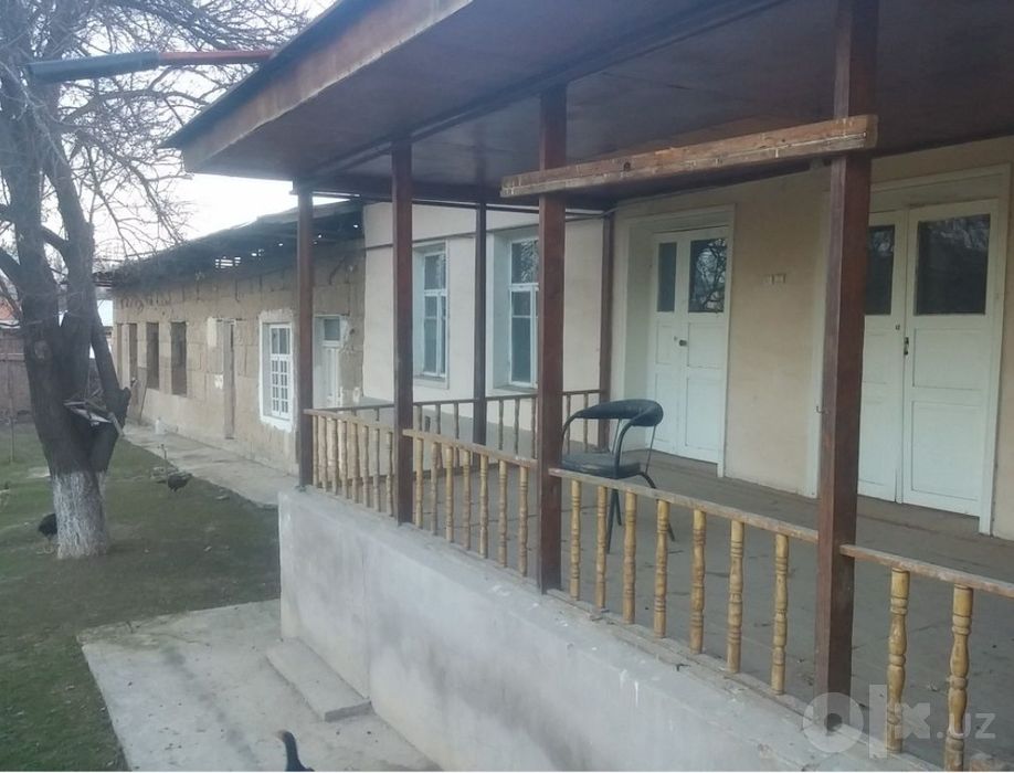 Xasanboy toshkent tumani  11 sotix 4 xona. 1.5km betonkadam