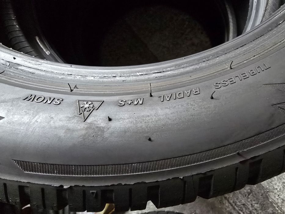 Bridgestone 205/55 R17 95V MS iarnă