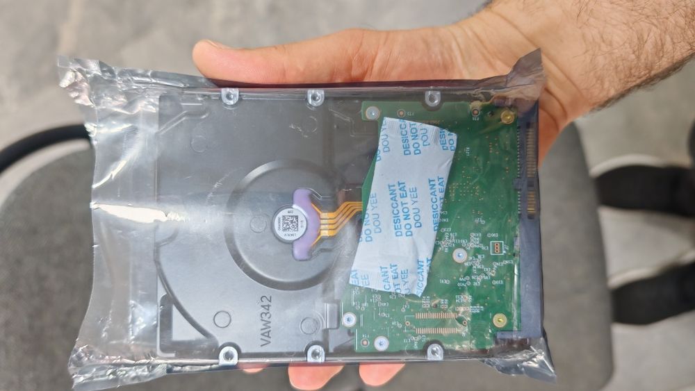 Продам жесткий диск 8 Tb для видеонаблюдения