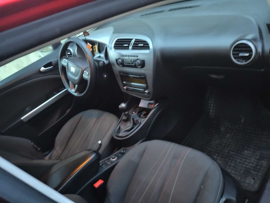 Vând Siat Leon an 2012