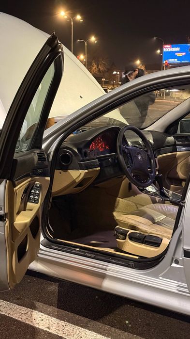 BMW E39 523i sotiladi