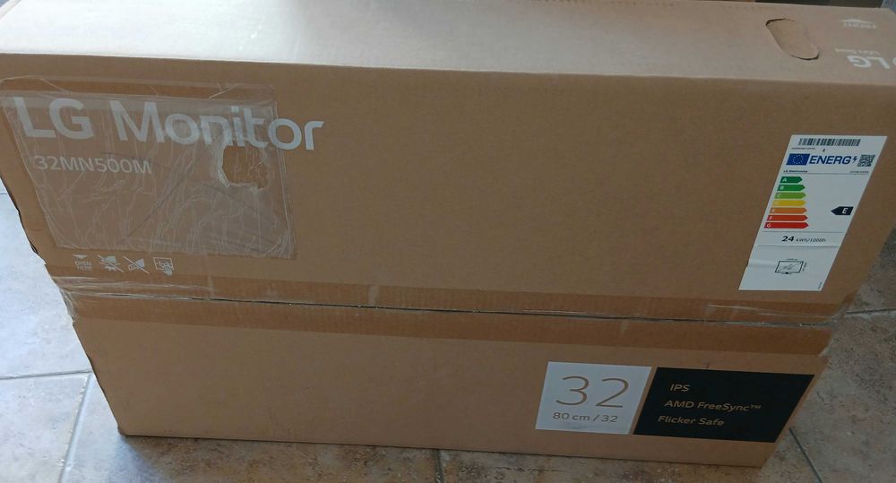 Монитор LG 32 ''