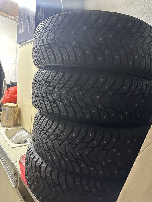 Зимниее шины Nokian Tyres R15