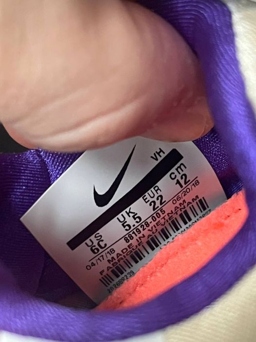 Nike детские кроссовки. Размер 23 цена 200 000