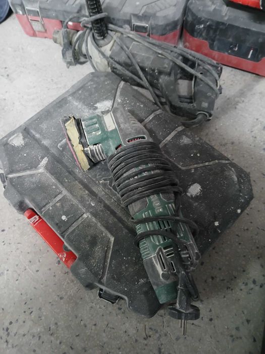 Инструменти и куфари